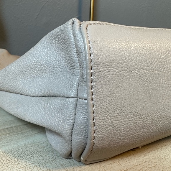 STEVE MADDEN LIGHT GRAY / TAUPE COLOR BAG. - Picture 9 of 12